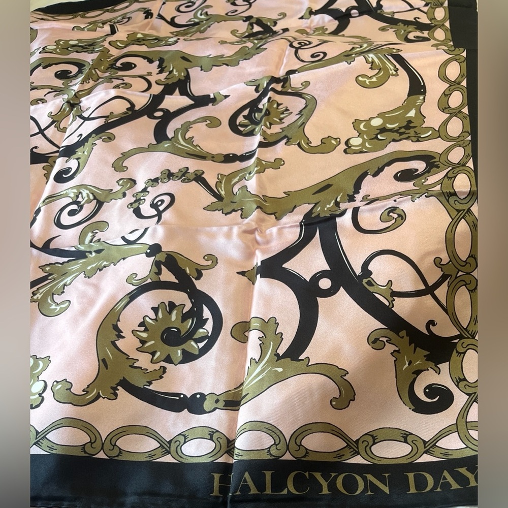 Halcyon Days Pink Silk Wallace Balustrade Scarf - Picture 2 of 5